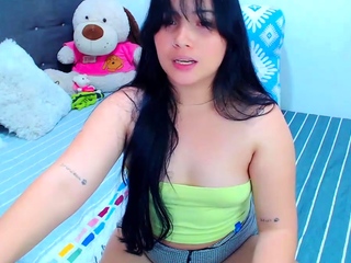 Brunette Solo Webcam Masturbation